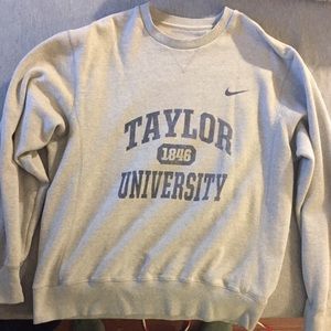 XL Taylor University sweatshirt